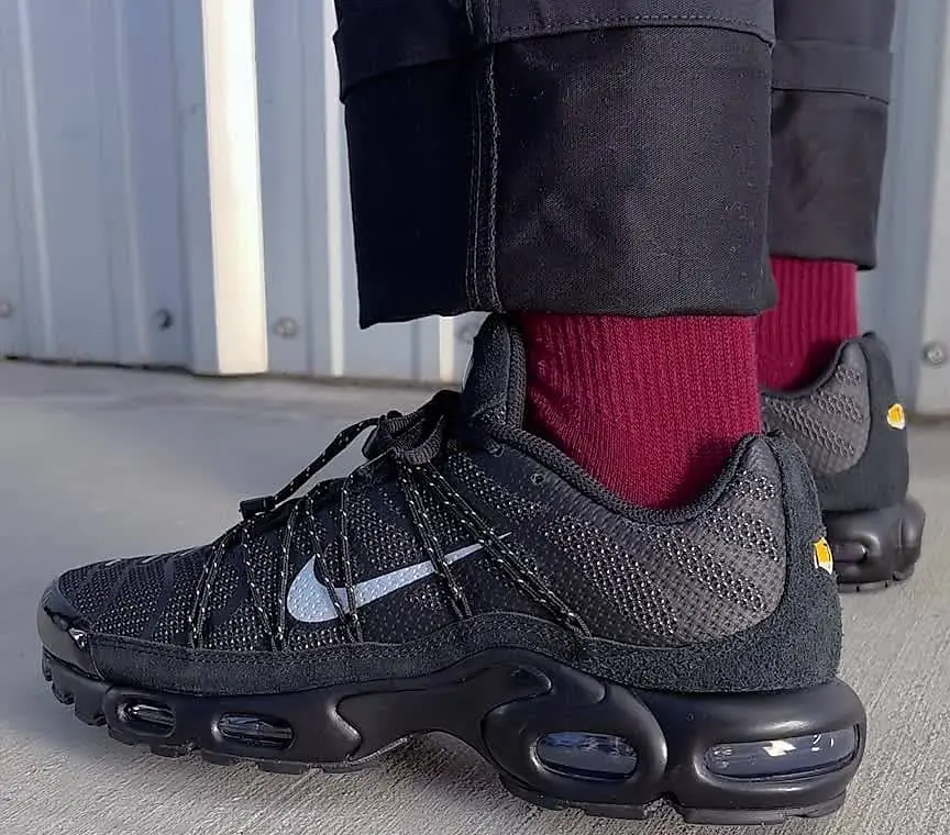 Giay Nike Air Max Plus Utility 'Black Metallic Silver' FD0670-001