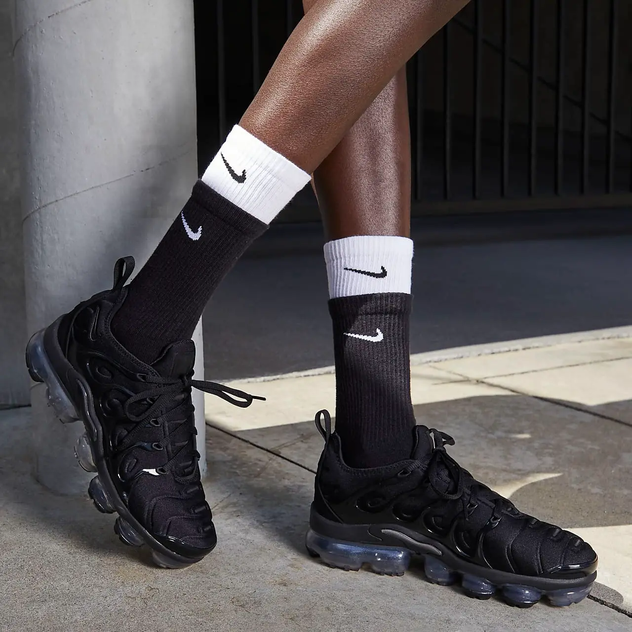 Giay Nike Air VaporMax Plus SE 'Black' DH1063-001