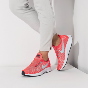 Alternative view of Giày Nike Wmns Air Zoom Pegasus 35 'Bright Crimson' 942855-600