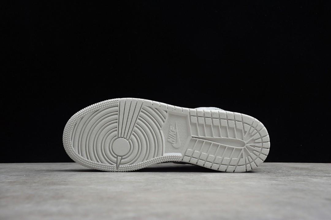 Giày Nike Air Jordan 1 Mid SE GS 'Swoosh Logo Grey Camo' DD3235-100 - Ảnh 9