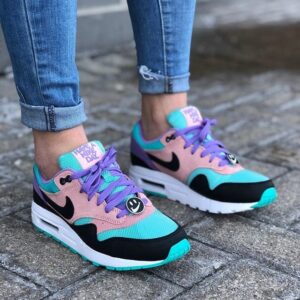 Alternative view of Giày Nike Air Max 1 GS 'Have A Nike Day' AT8131-001