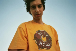 Alternative view of Áo Drew House Donut SS Tee Golden Yellow