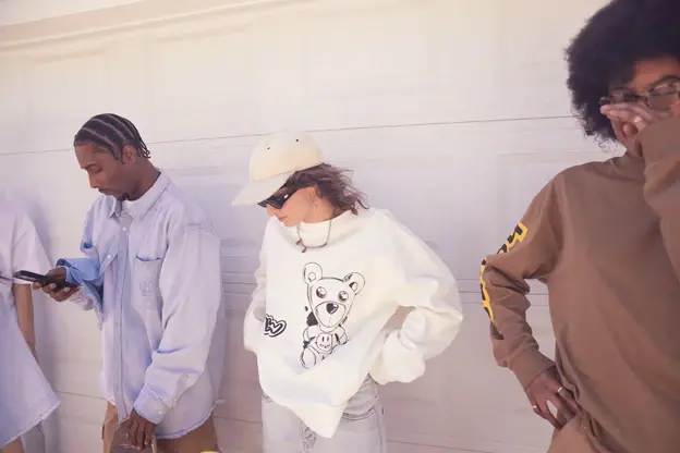 Alternative view of Áo Drew House Theordore Sketch Crewneck Off White