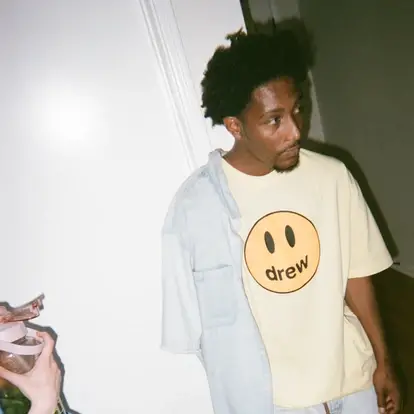 Alternative view of Áo Drew House Mascot SS Tee Light Yellow