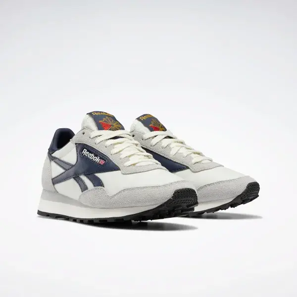 Alternative view of Giày Reebok Aztec II H04983