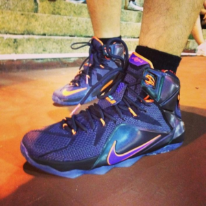 Alternative view of Giày Nike LeBron 12 'Instinct' 684593-583