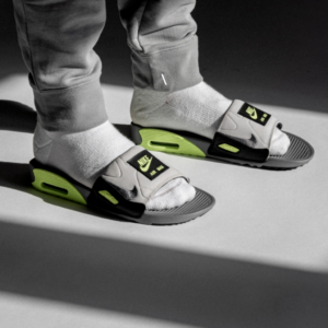 Alternative view of Dép Nike Air Max 90 Slide 'Volt' BQ4635-001