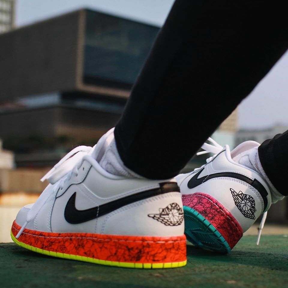 Giày Nike Air Jordan 1 Low GS 'Multi-Color' CV9548-100 - Ảnh 3