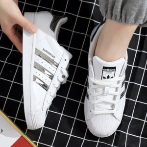 Alternative view of Giày Adidas Wmns Superstar 'Metallic 3 Stripes' FW3915