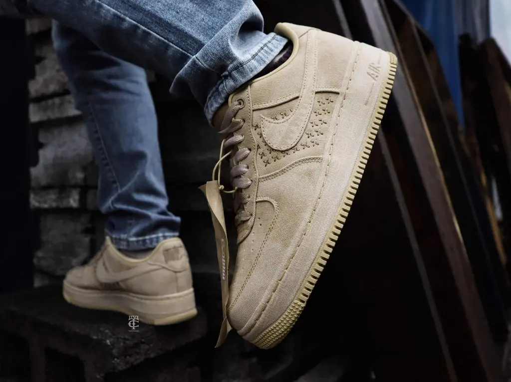 Alternative view of Giày Nike Air Force 1 Low 'NAI-KE Tan Canvas' DV4247-211