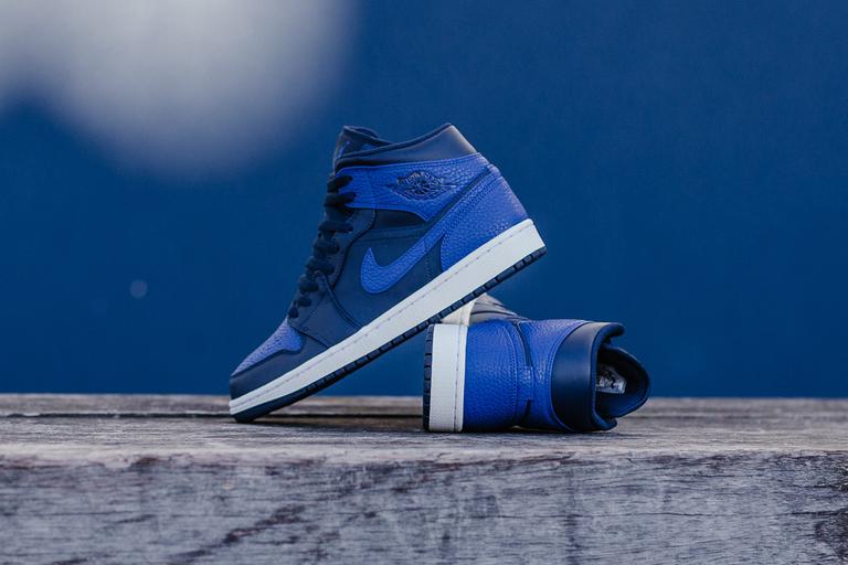 Giày Nike Air Jordan 1 Mid 'Obsidian Game Royal' 554724-412 - Ảnh 6