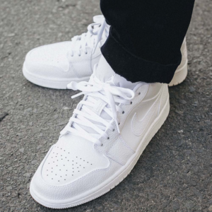 Alternative view of Giày Nike Air Jordan 1 Low 'Triple White' 553558-126
