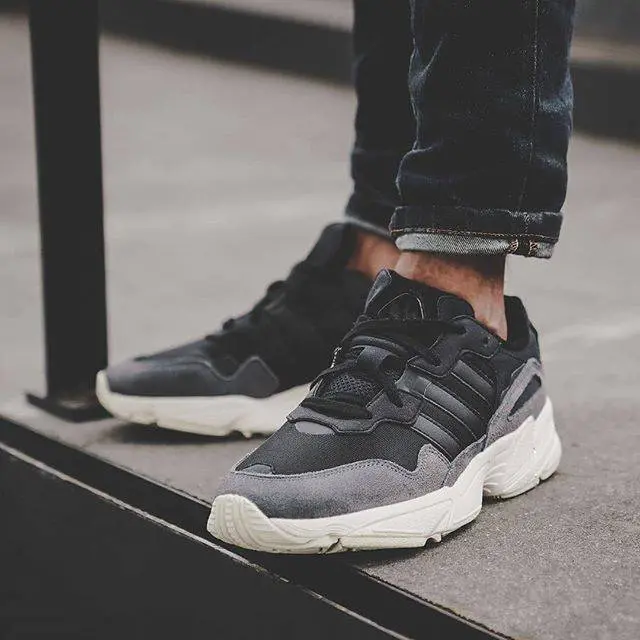 Alternative view of Giày Adidas Yung 96 'Core Black Off White' EE7245