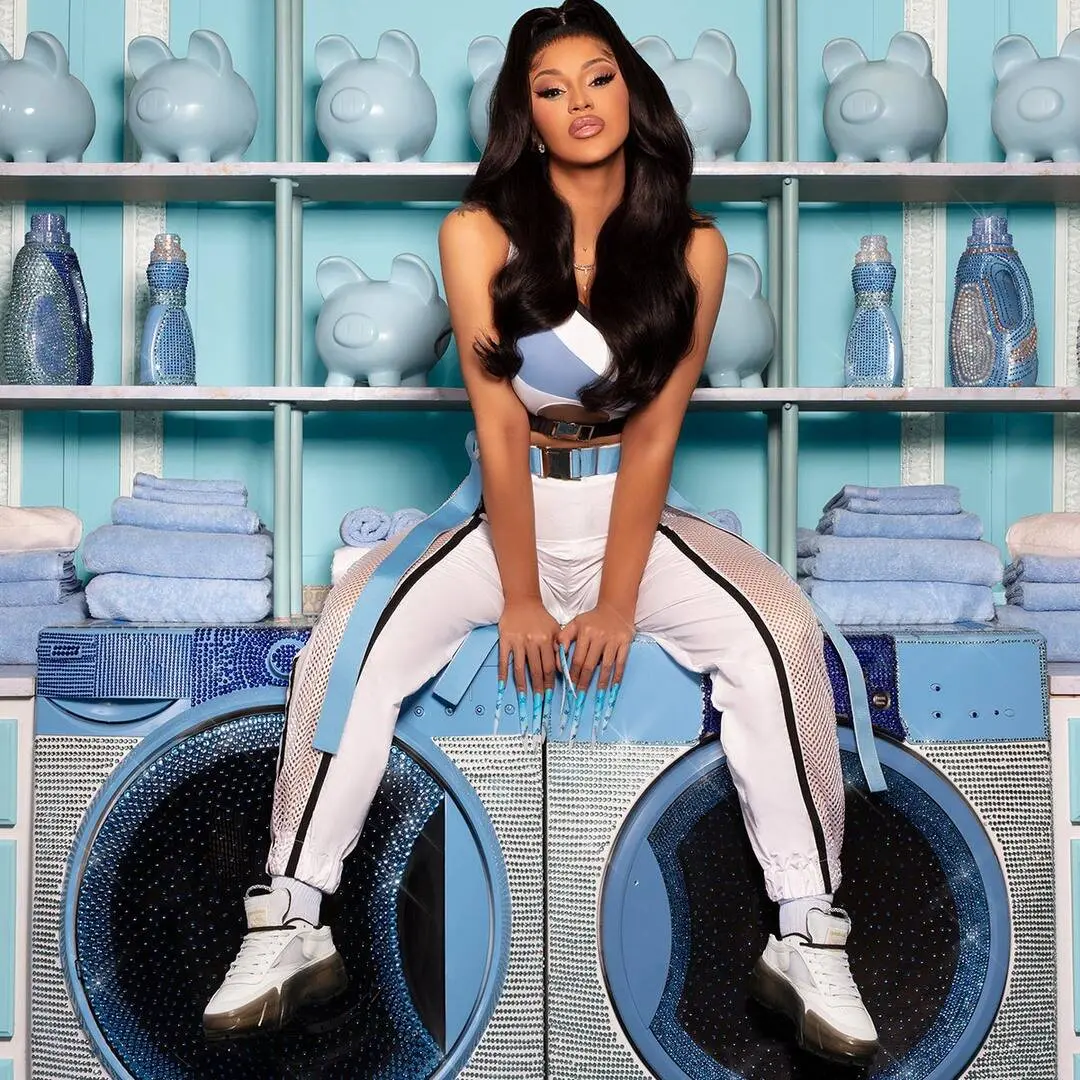 Alternative view of Giày Reebok Cardi B x Wmns Club C 'Chalk' FZ4928