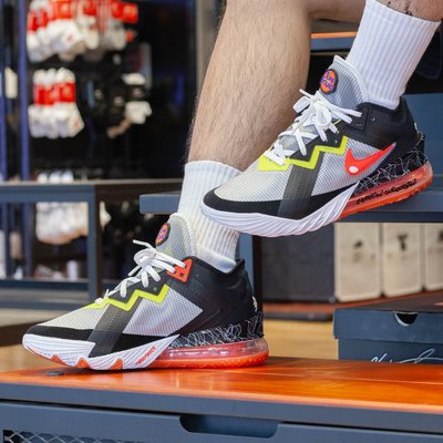 Giày Nike Space Jam x LeBron 18 Low EP 'Sylvester x Tweety' CV7564-103 - Ảnh 2