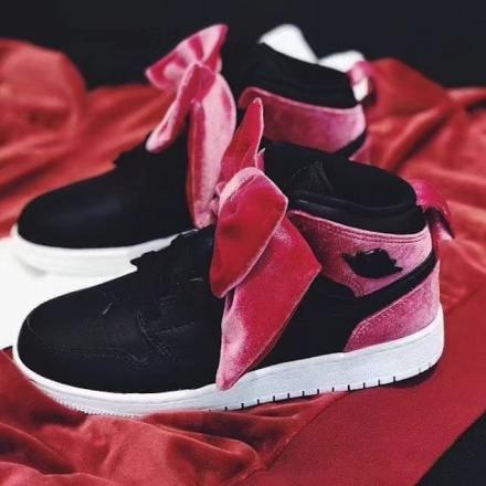Giày Nike Air Jordan 1 Mid Bow XLD GS 'Noble Red' CK5678-006 - Ảnh 5
