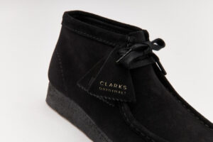 Giay Clarks Wallabee Boot 'Black Suede' 261-55517