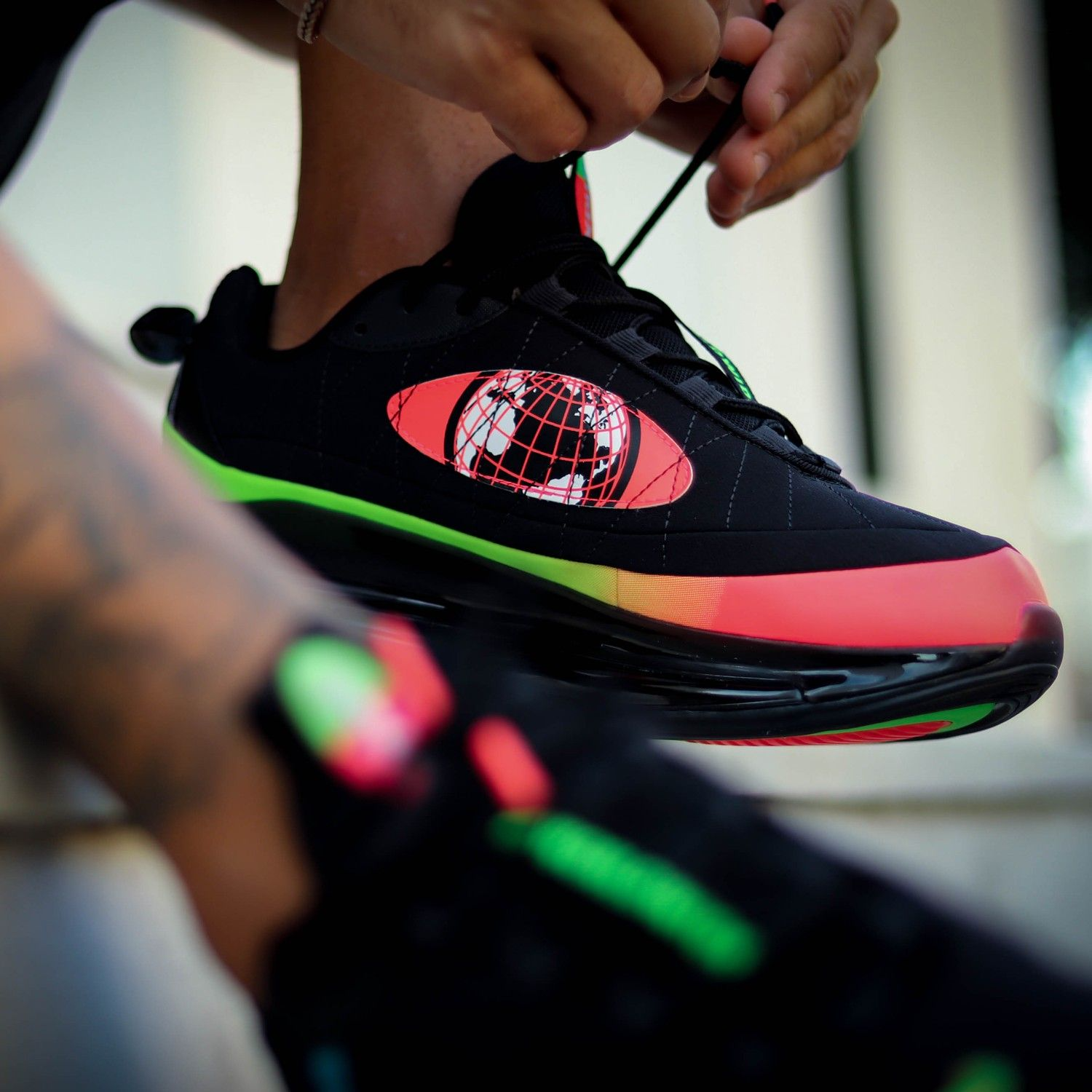 Giày Nike Air Max 720 818 'Worldwide Pack Black' CT1282-001 - Ảnh 2