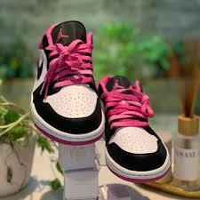 Giày Nike Air Jordan 1 Low GS 'Black Active Fuchsia' CT1564-005 - Ảnh 7