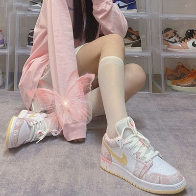 Giày Nike Air Jordan 1 Low GS 'Strawberry Ice Cream' CW7104-601 - Ảnh 3