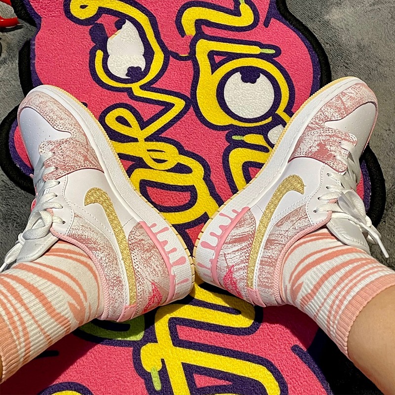 Giày Nike Air Jordan 1 Low GS 'Strawberry Ice Cream' CW7104-601 - Ảnh 2