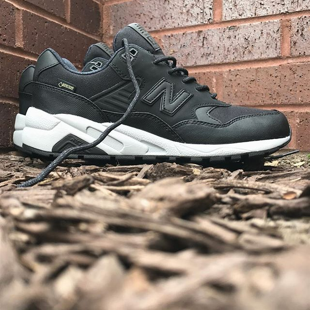 Giày New Balance 580 Gore-Tex 'Black' MRT580XB - Ảnh 3