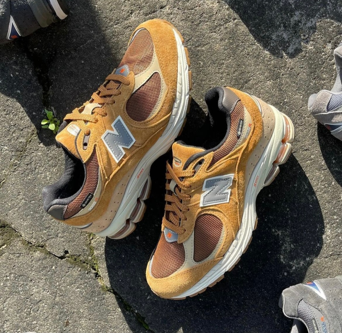 Giay New Balance 2002R 'Tobacco' M2002RXG