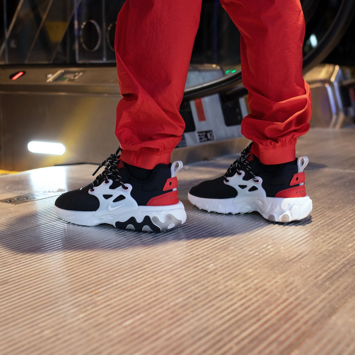 Giày Nike React Presto 'Chatty Matador' AV2605-002 - Ảnh 2