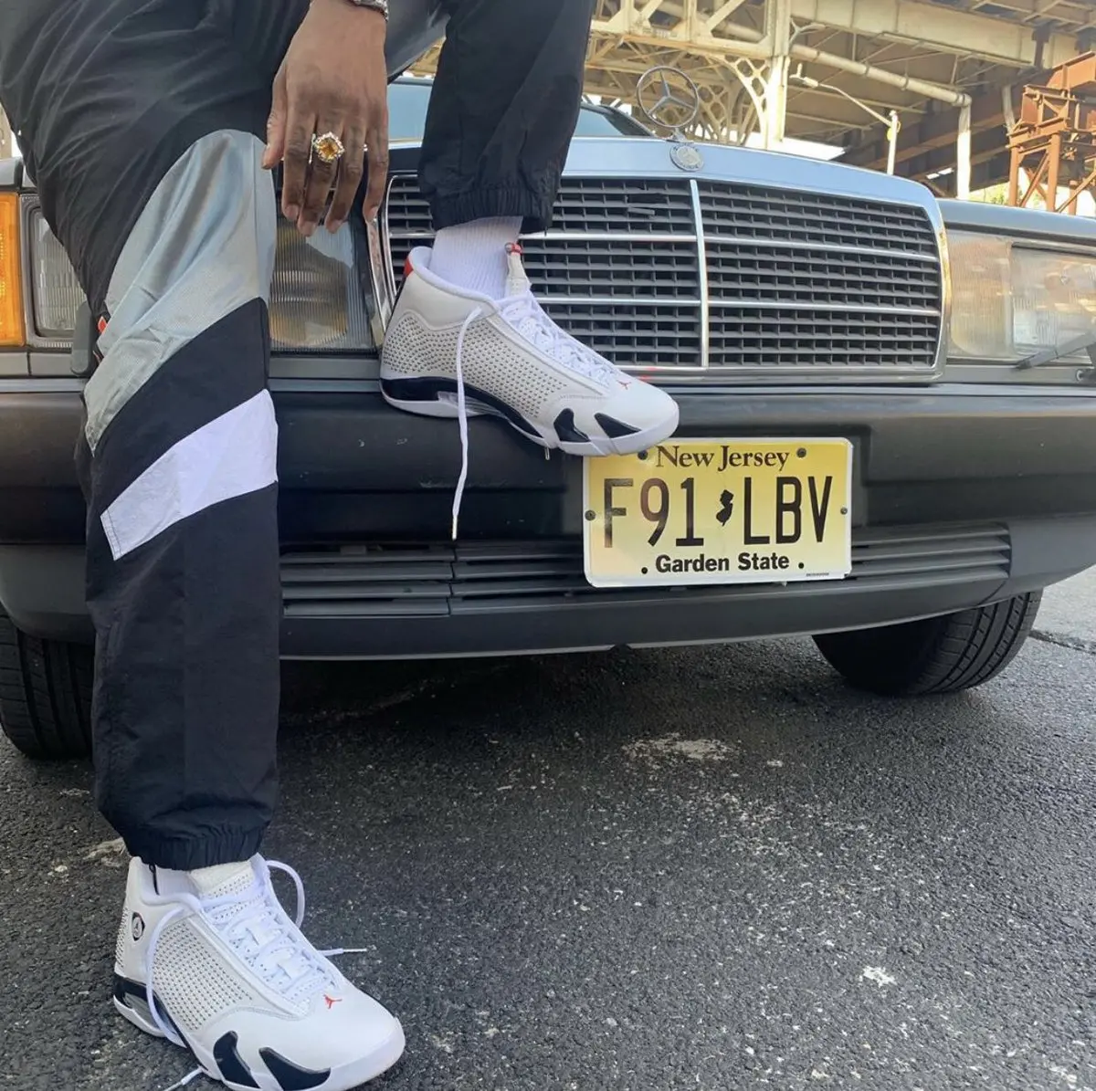 Alternative view of Giày Supreme x Air Jordan 14 Retro 'White' BV7630-106