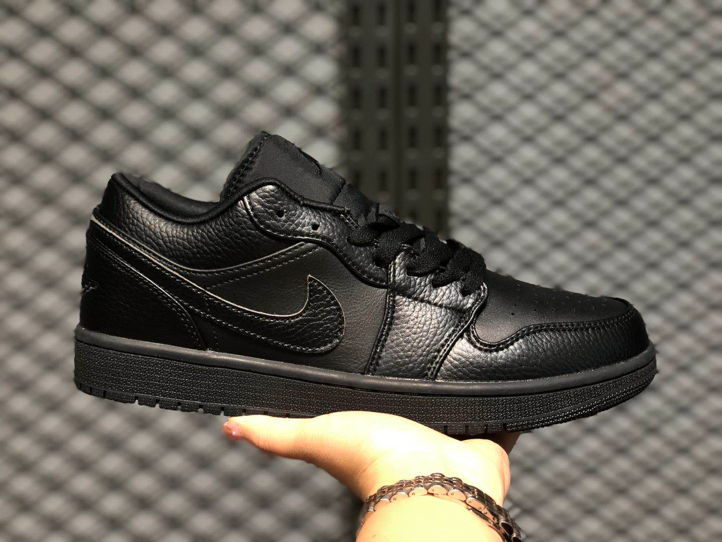 Giày Nike Air Jordan 1 Low 'Triple Black' 553558-091 - Ảnh 5