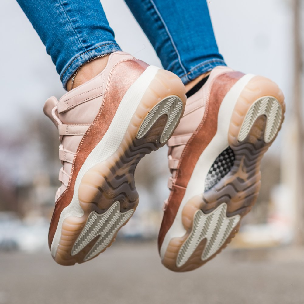 Giày Nike Wmns Air Jordan 11 Low 'Rose Gold' AH7860-105 - Ảnh 6