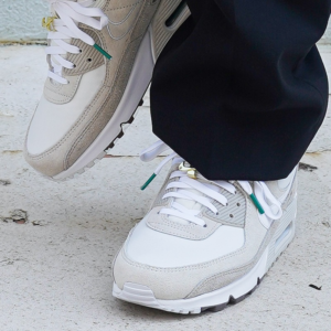 Alternative view of Giày Nike Air Max 90 SE Shoes 'White Sail Cream' DB0636-100
