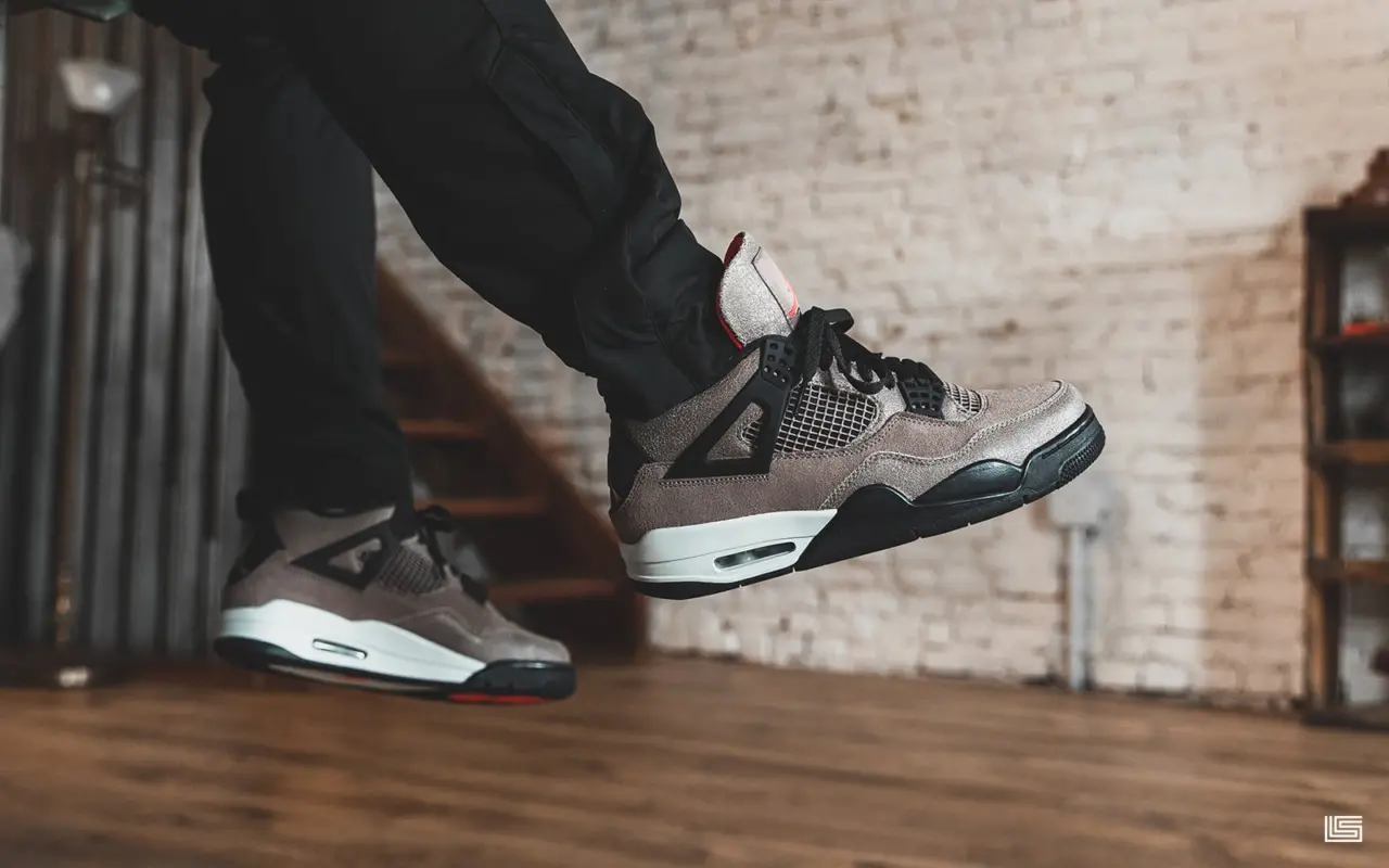 Alternative view of Giày Nike Air Jordan 4 Retro 'Taupe Haze' DB0732-200