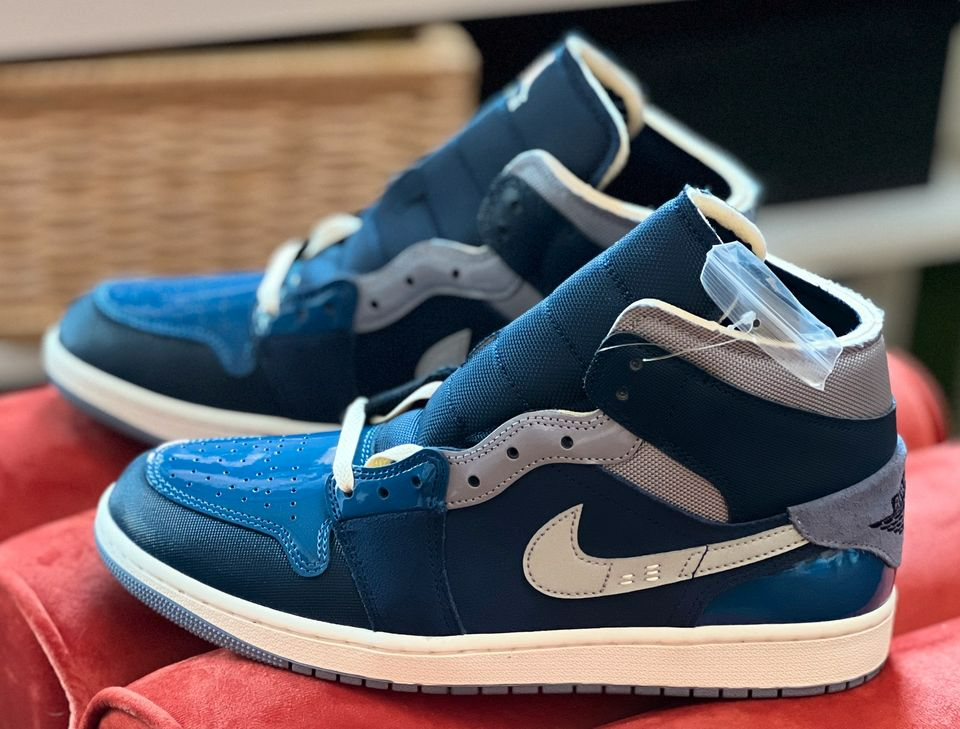 Giay Nike Air Jordan 1 Mid SE Craft 'Inside Out Obsidian' DR8868-400