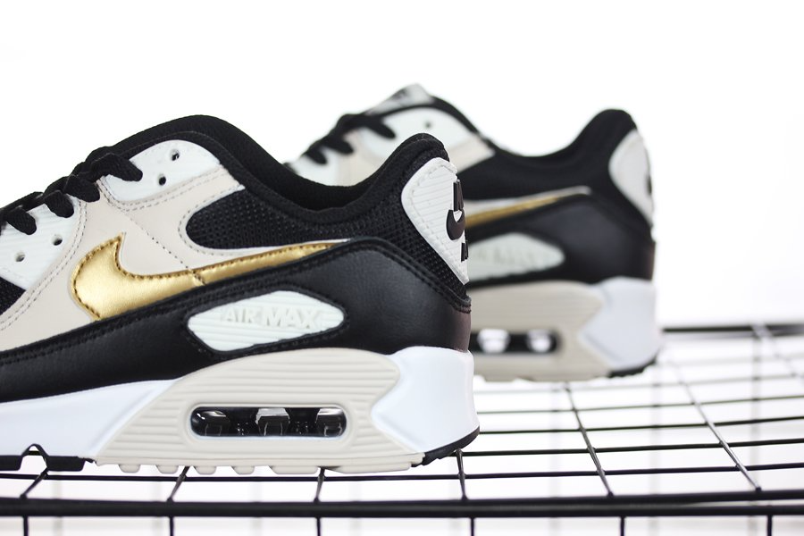 Giày Nike Wmns Air Max 90 'Black Metallic Gold' DB9578-001 - Ảnh 3