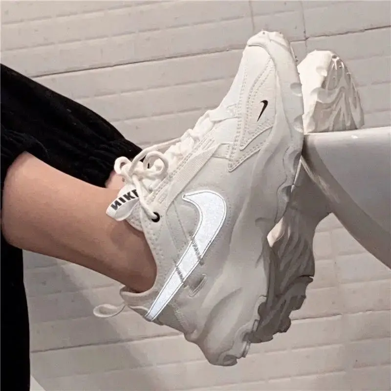 Alternative view of Giày Nike TC 7900 'Summit White' DD9682-100