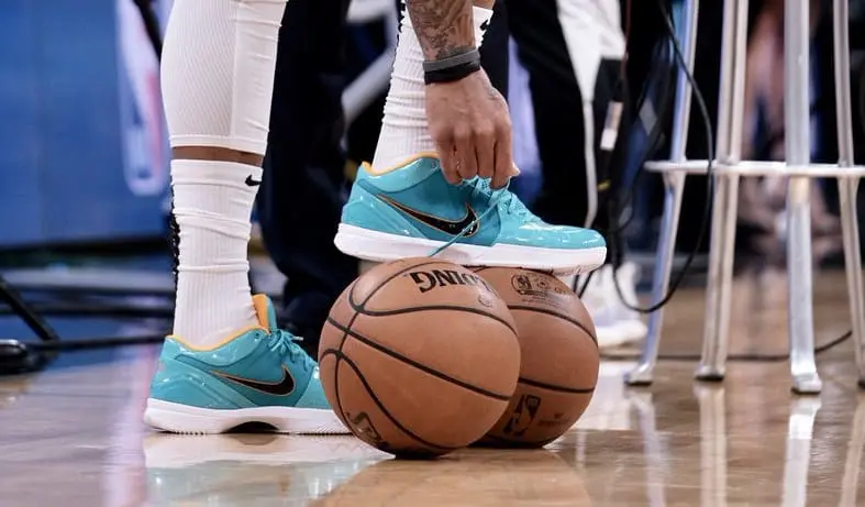 Alternative view of Giày Undefeated x Nike Kobe 4 Protro Demar CQ3869-300