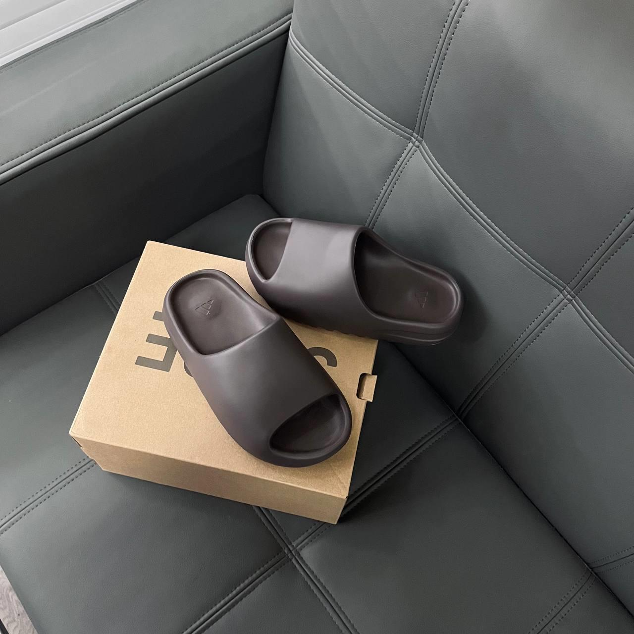 Dép Adidas Yeezy Slides 'Soot' 2021 GX6141 - Ảnh 4