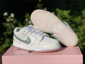 Giay Nike SB Dunk Low 'Diamond Supply Co White Diamond' BV1310-100