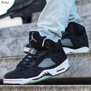 Alternative view of Giày Nike Air Jordan 5 Retro GS 'Oreo' 2021 440888-011