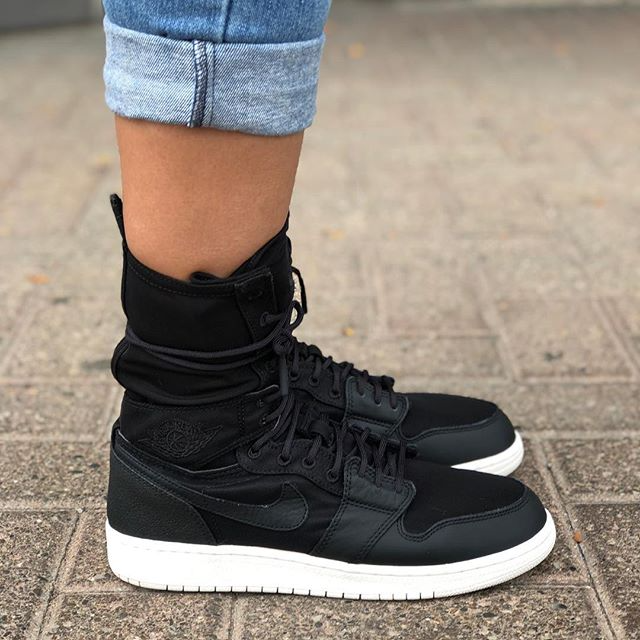 Giày Nike Wmns Air Jordan 1 Explorer XX 'Black Phantom' AQ7883-001 - Ảnh 3
