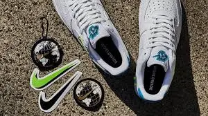 Alternative view of Giày Nike Air Force 1 '07 SE 'Worldwide Pack Volt' CT1414-101