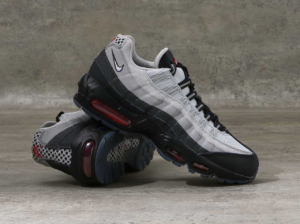 Giay Nike Air Max 95 'Fish Scales' DQ3979-001