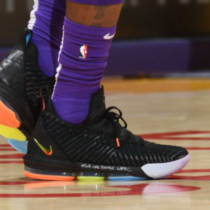 Alternative view of Giày Nike LeBron 16 'I Promise' AO2588-004