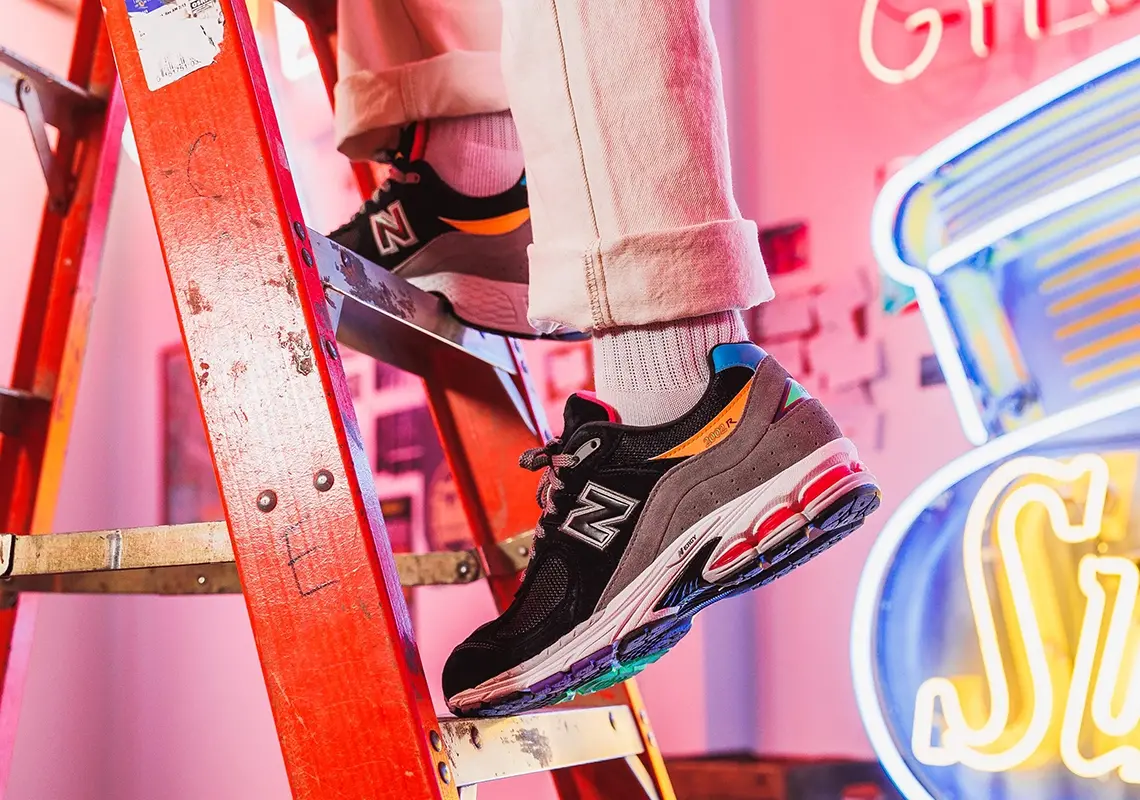 Alternative view of Giày New Balance 2002R 'DTLR Masquerade' M2002RDT
