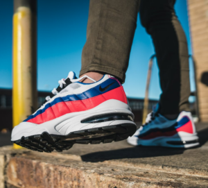 Alternative view of Giày Nike Air Max 95 'Solar Pack' 905348-103