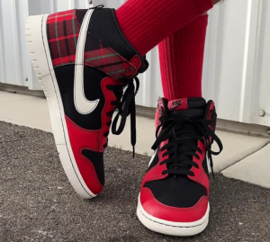 Giay Nike Dunk High 'Black University Red' DV0826-001