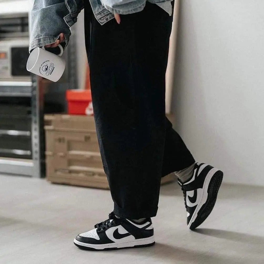Alternative view of Giày Nike Dunk Low 'Black White' DD1391-100