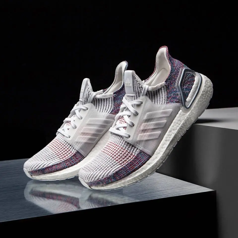 Alternative view of Giày Adidas Wmns UltraBoost 19 'Refract' B75877