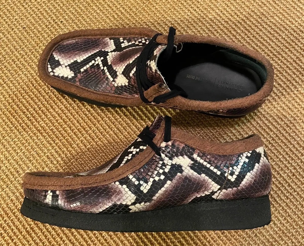 Giay Clarks Wallabee x Aime Leon Dore 'Snakeskin Brown' 261-55405